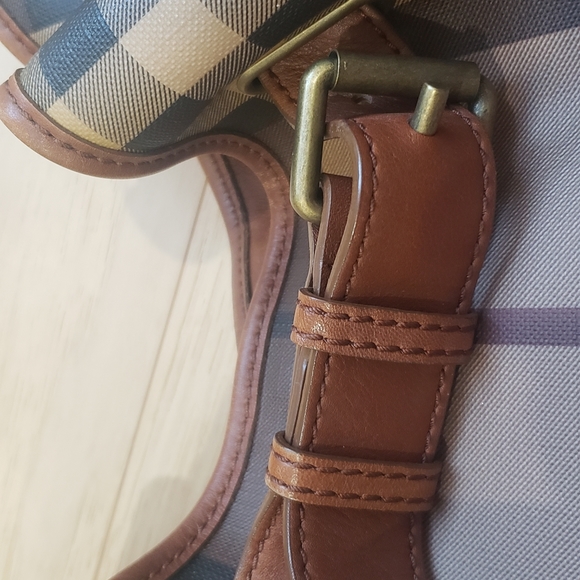 Burberry Bag - Picture 6 of 15